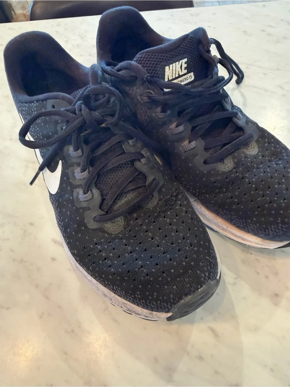 Nike Vomero 13 Black and White Running Shoes, Women’s size 8.
